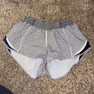 LuLuLemon Hotty Totty shorts
